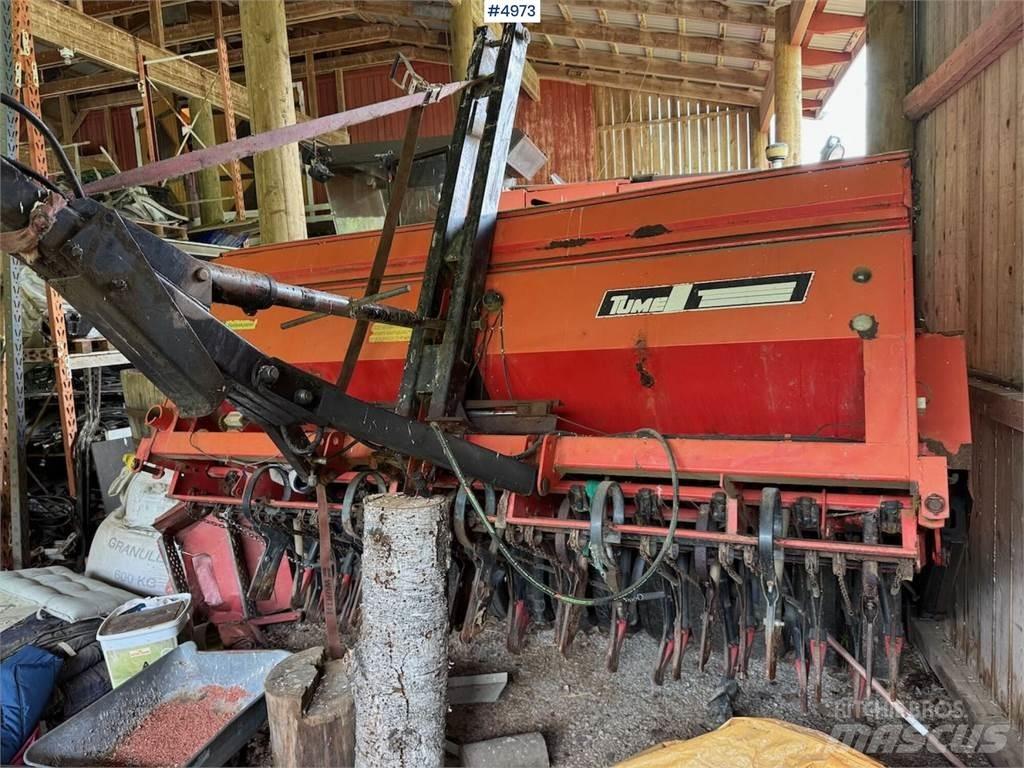 Tume HKL 3000 Mechanické secí stroje