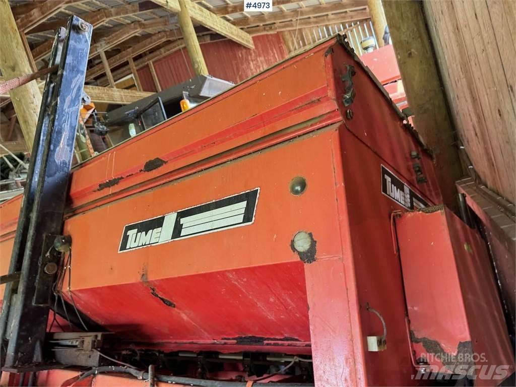 Tume HKL 3000 Mechanické secí stroje