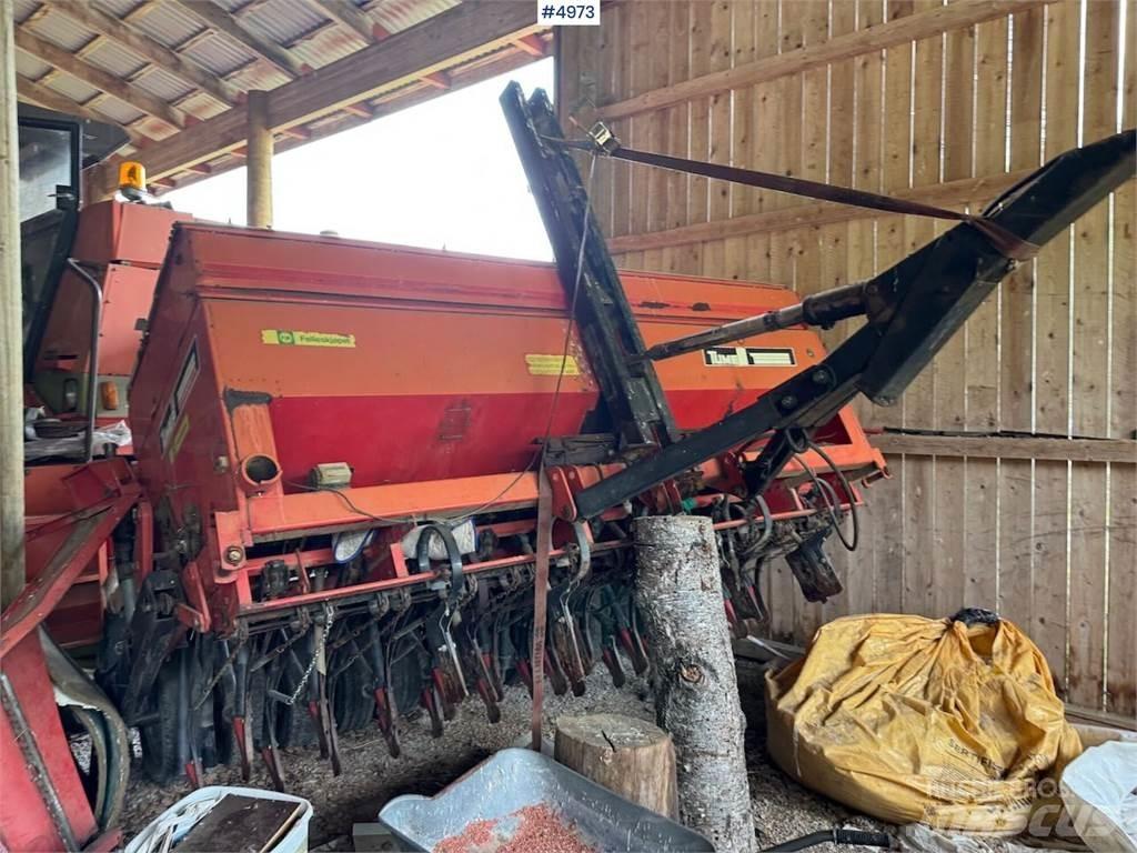 Tume HKL 3000 Mechanické secí stroje