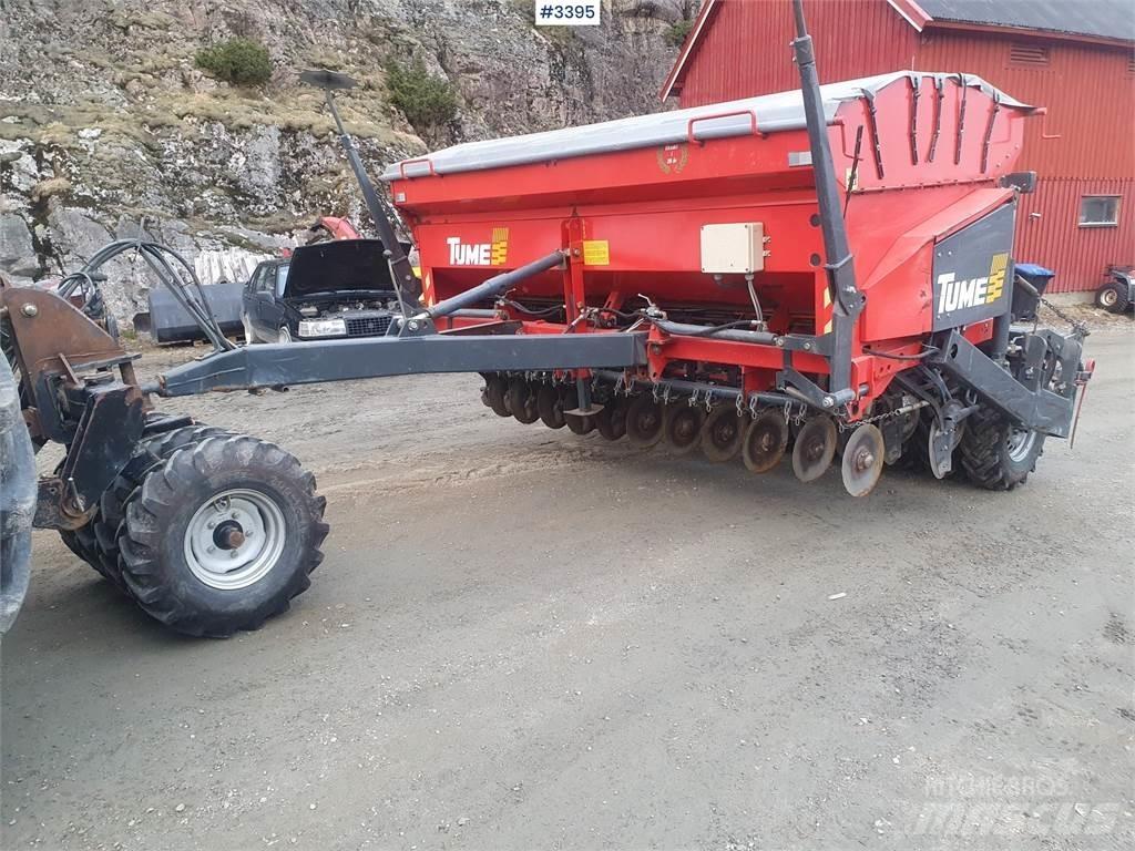 Tume HKL 3000 JC Mechanické secí stroje