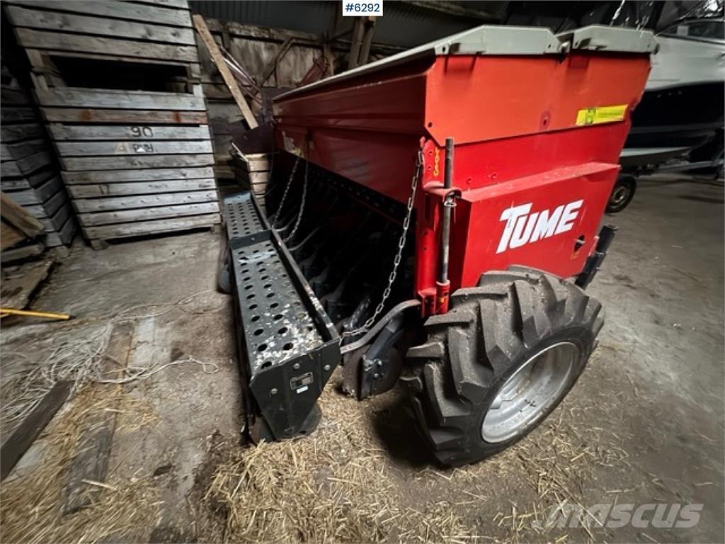 Tume KL 2500 Mechanické secí stroje