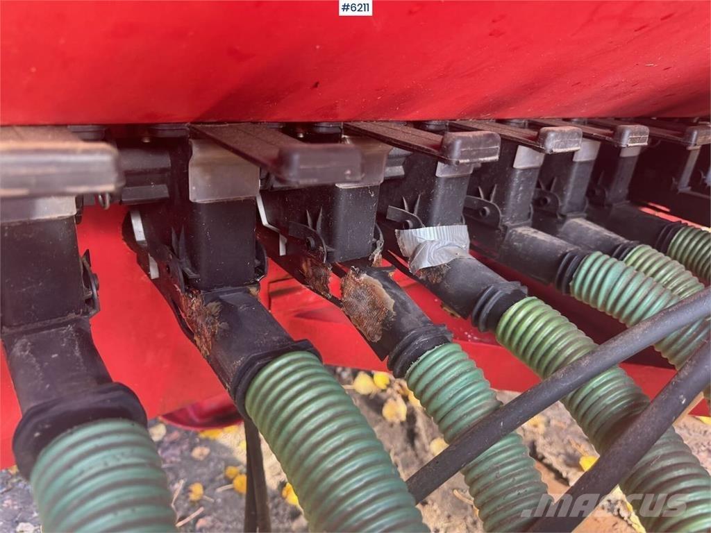 Tume P1350 Mechanické secí stroje