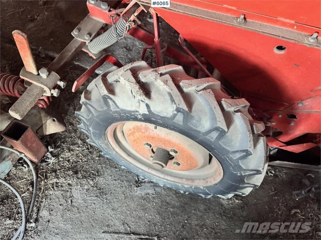 Underhaug 1400 Mechanické secí stroje