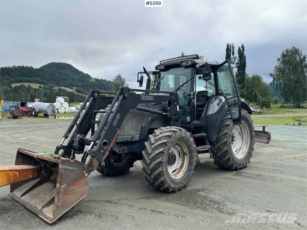 Valtra M120-4 Traktory