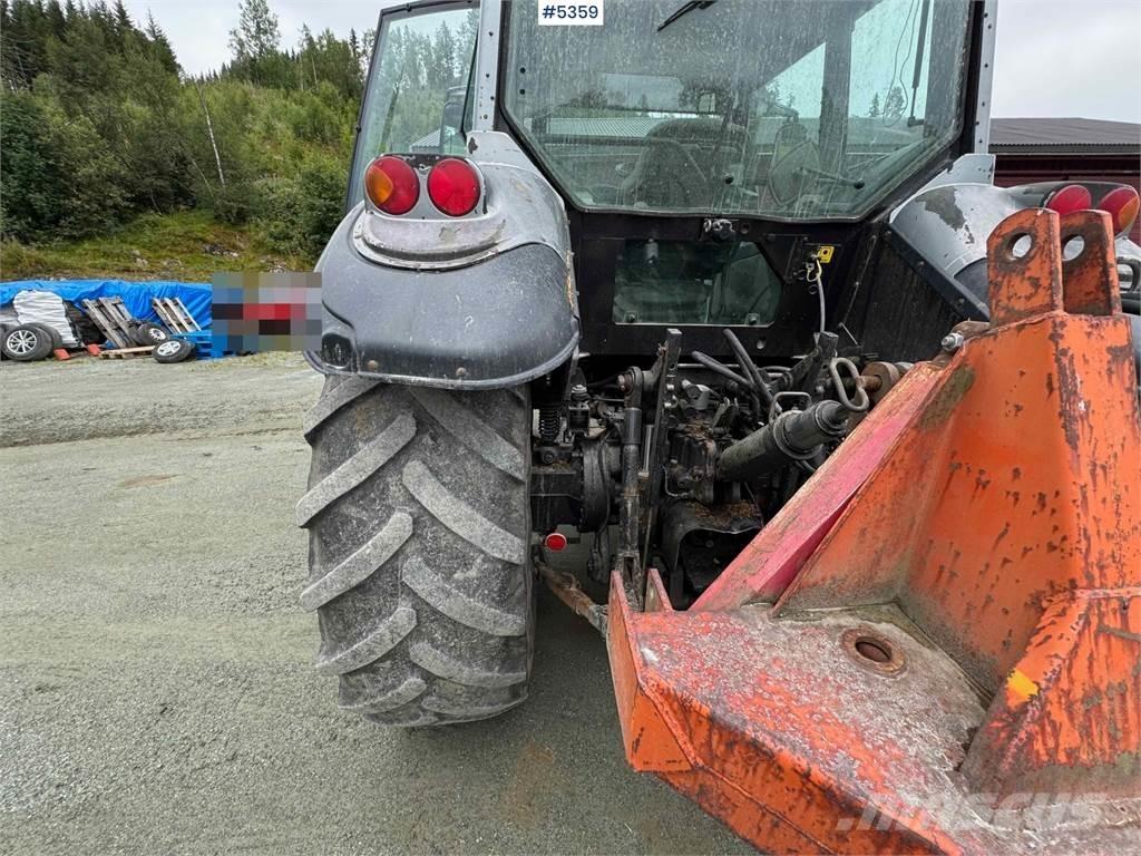 Valtra M120-4 Traktory