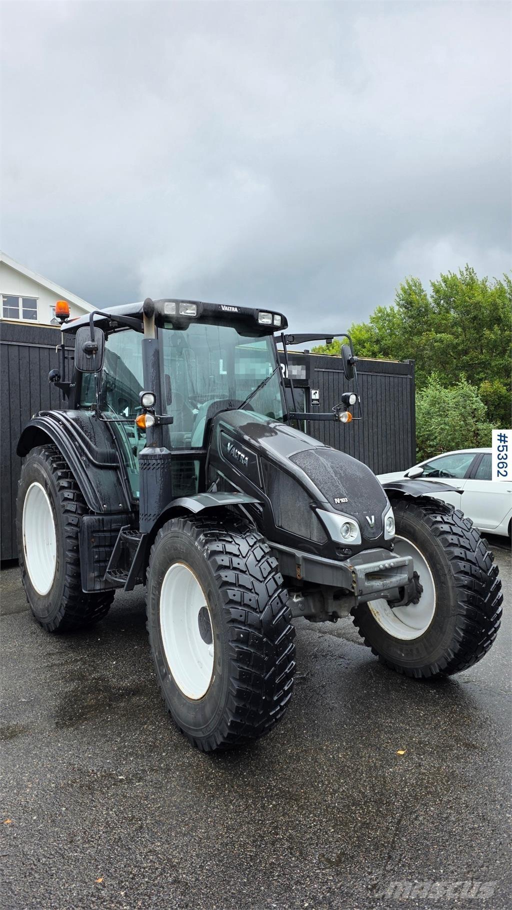 Valtra N103 Traktory