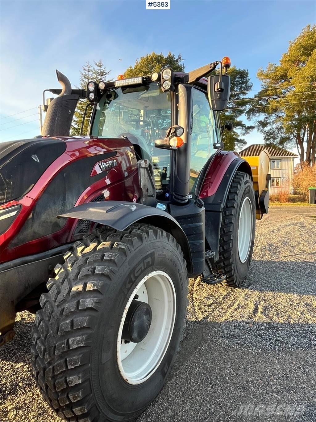 Valtra T174E Traktory