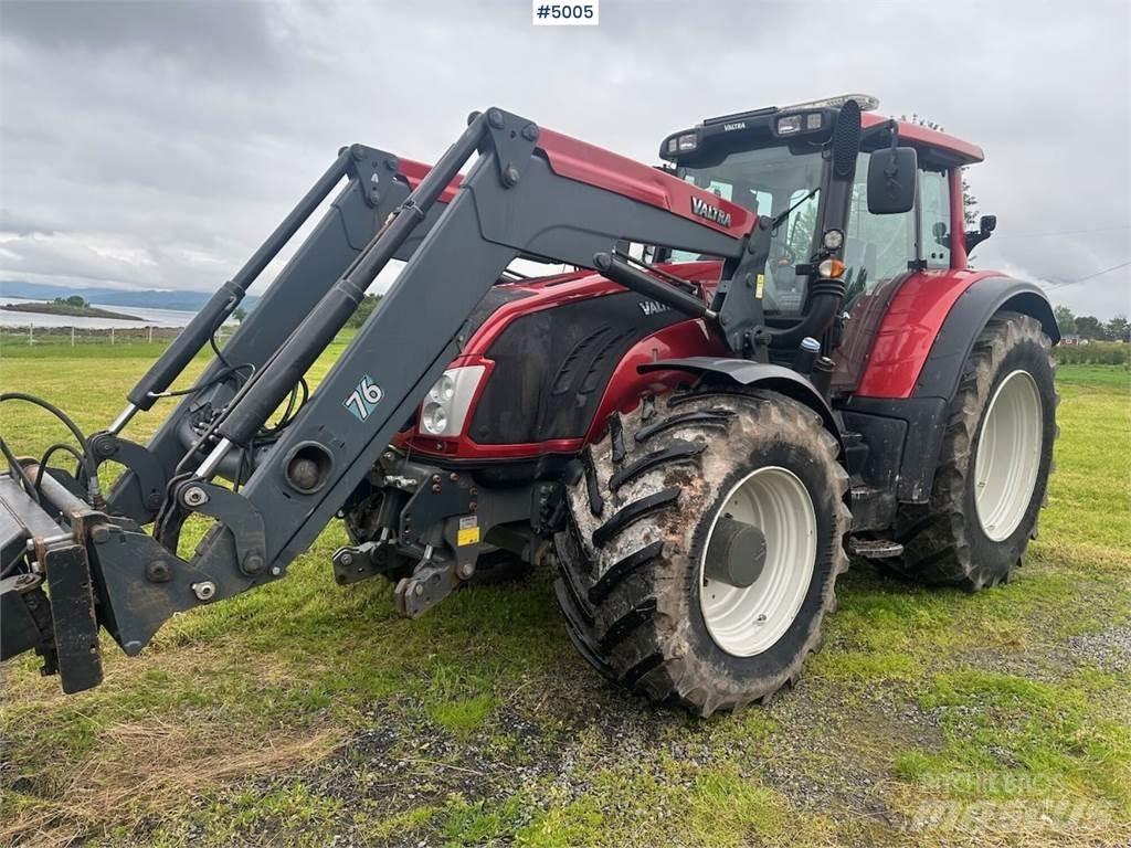 Valtra T213 Traktory