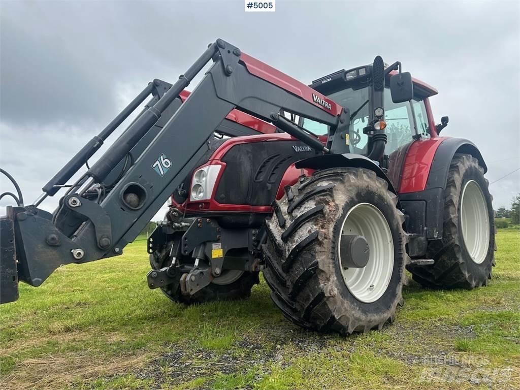 Valtra T213 Traktory