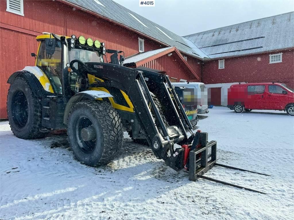 Valtra T255 Traktory