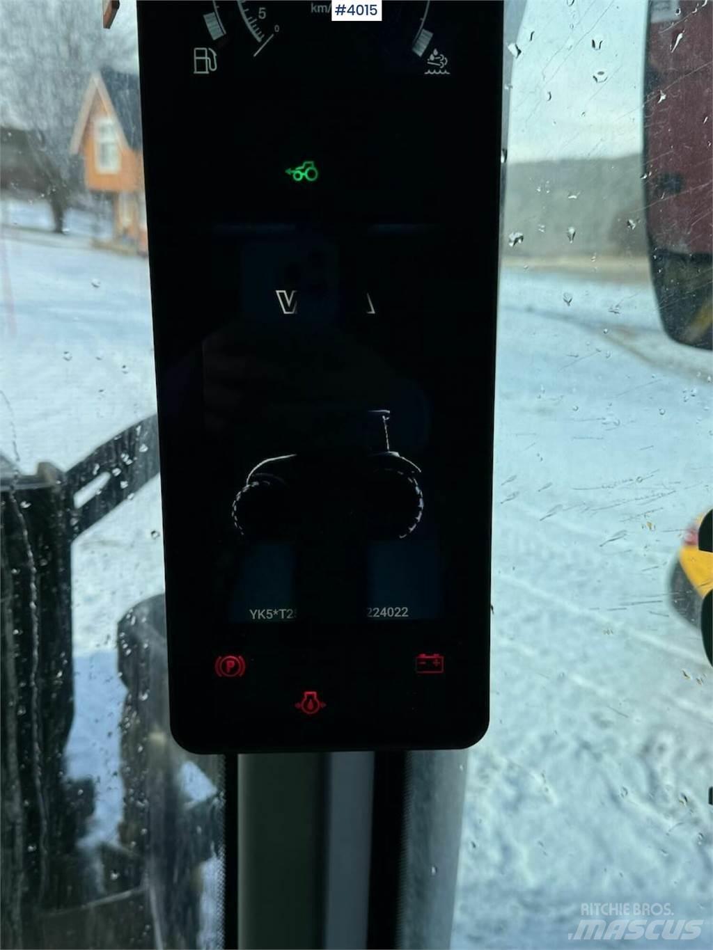 Valtra T255 Traktory