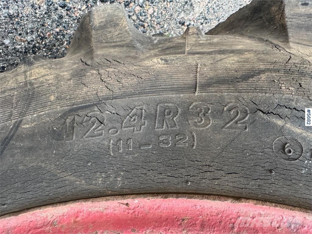 Volvo 400 Buster Traktory