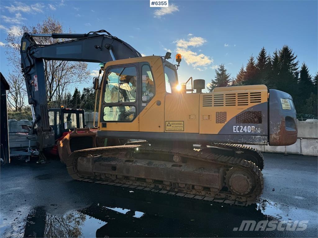 Volvo EC240BNLC Pásová rýpadla