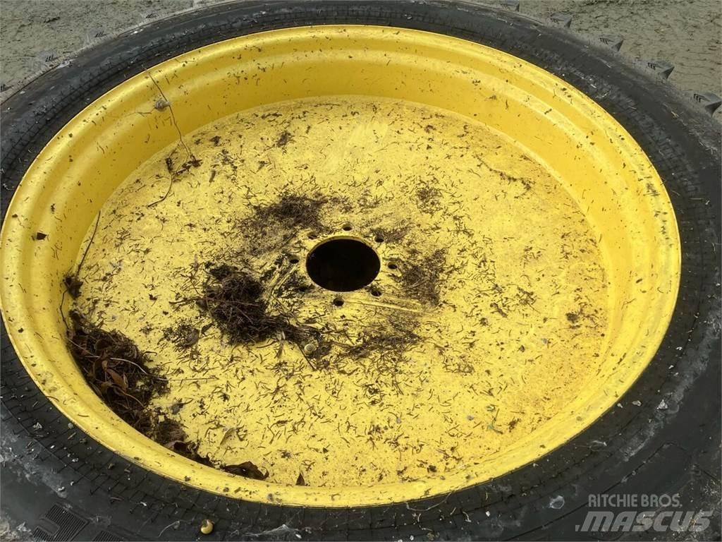  12.4 R 42 Další