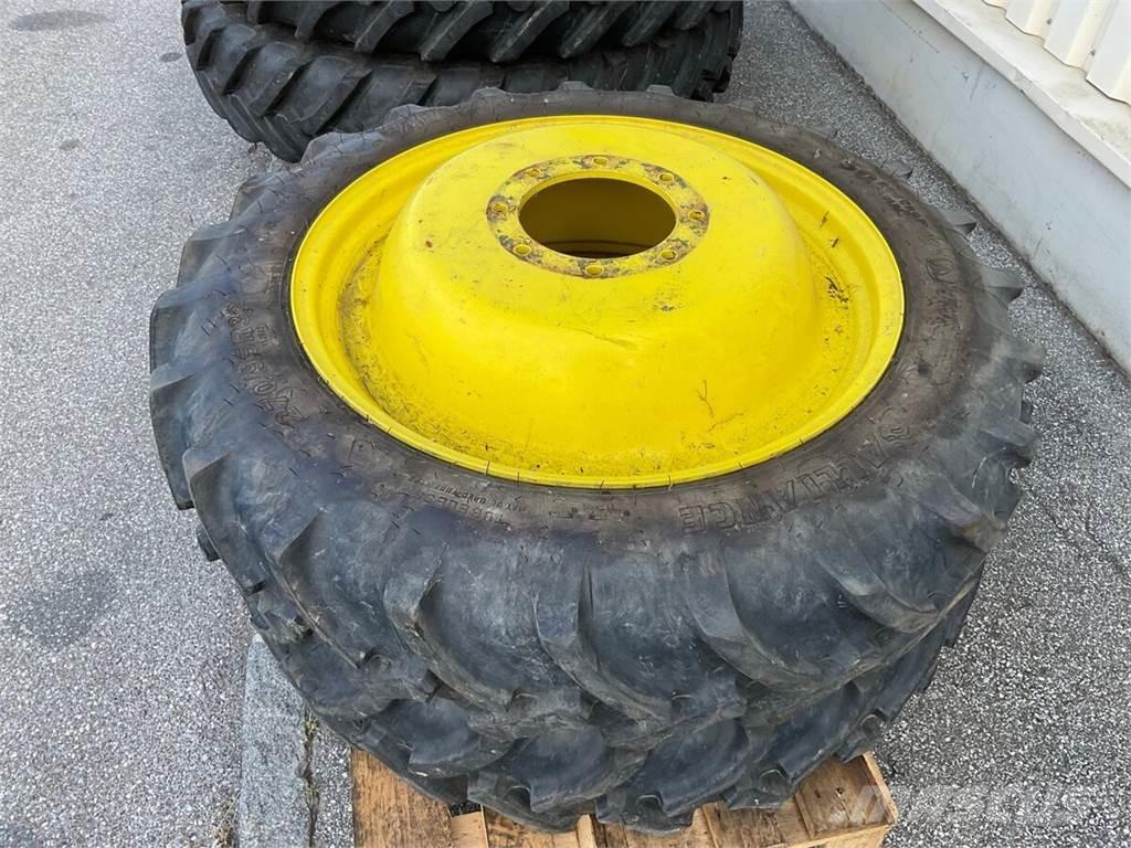 270/95R32 - 340/85R46 Pneumatiky, kola a ráfky