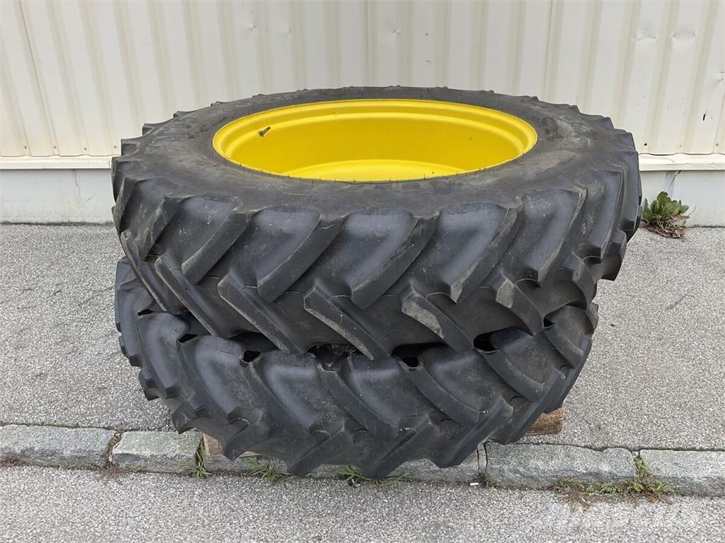  380/95 R 38 Pneumatiky, kola a ráfky