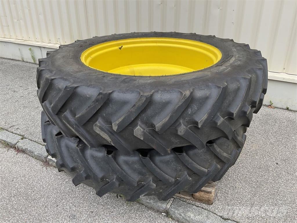  380/95 R 38 Pneumatiky, kola a ráfky