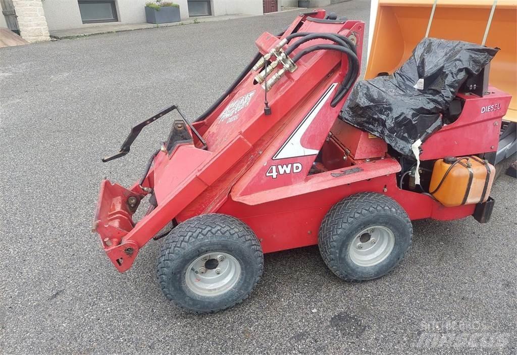 Avant 320 Čelní nakladače a rypadla