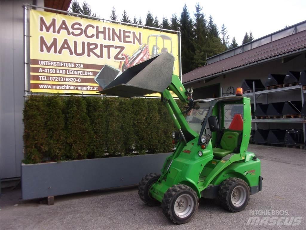 Avant 420 Čelní nakladače a rypadla