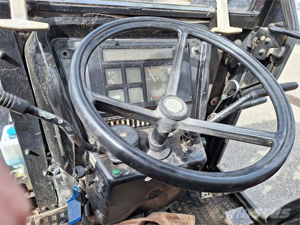 Case IH 2140 Traktory