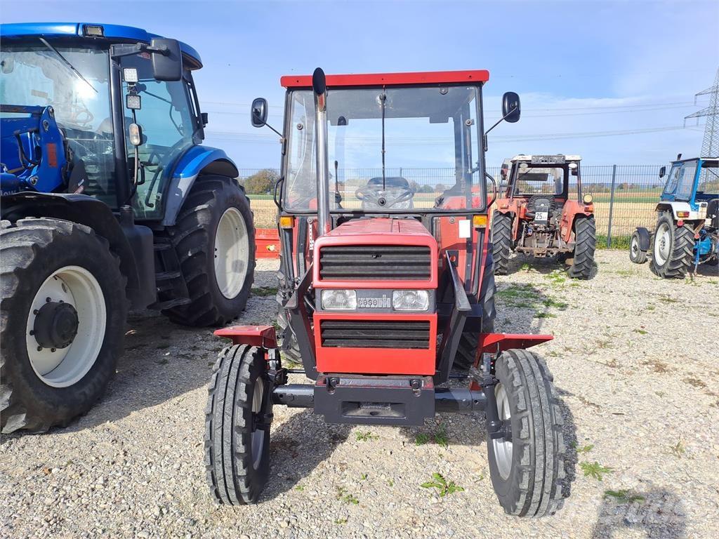 Case IH 533 Traktory