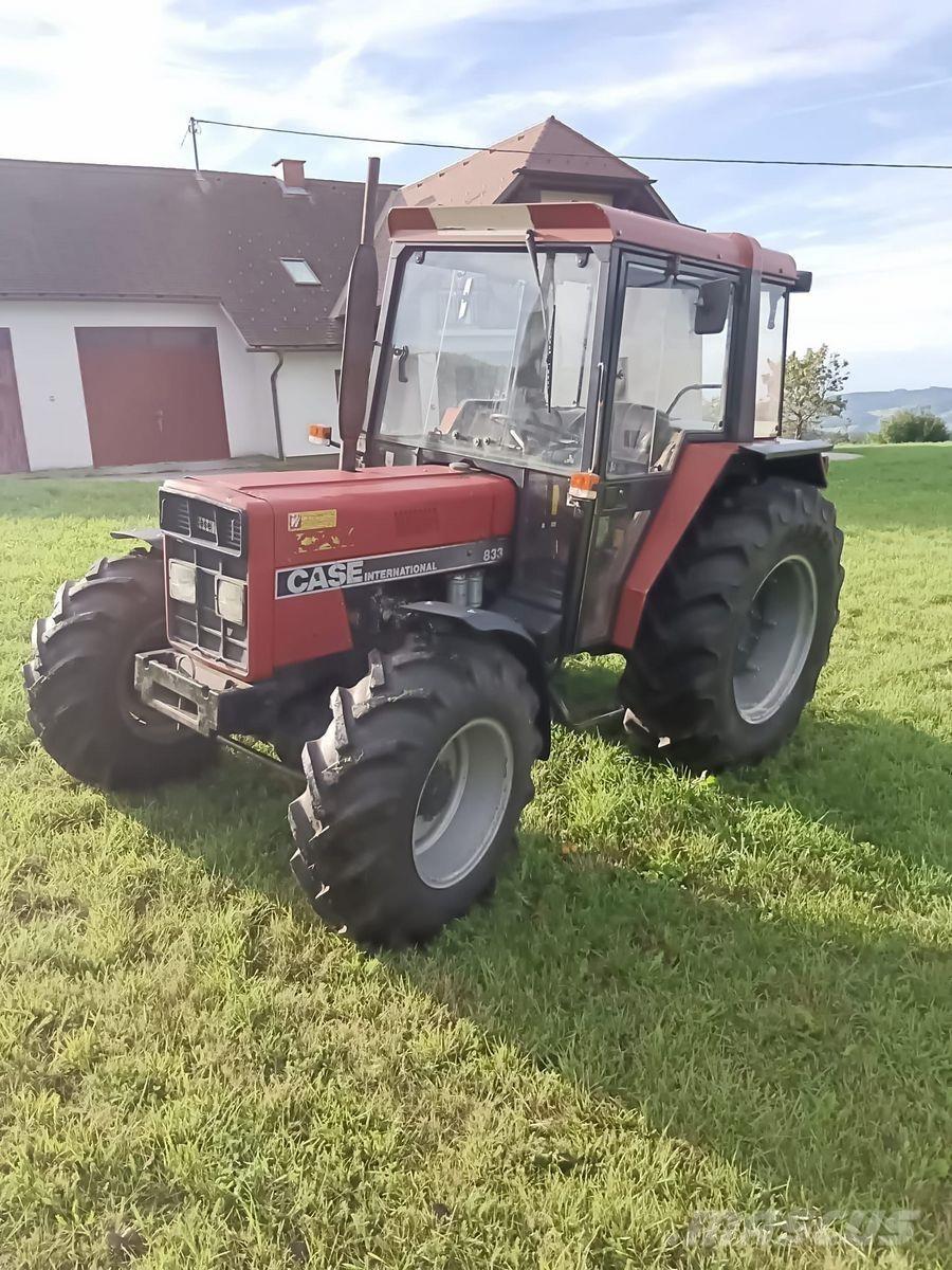 Case IH 833 A Traktory