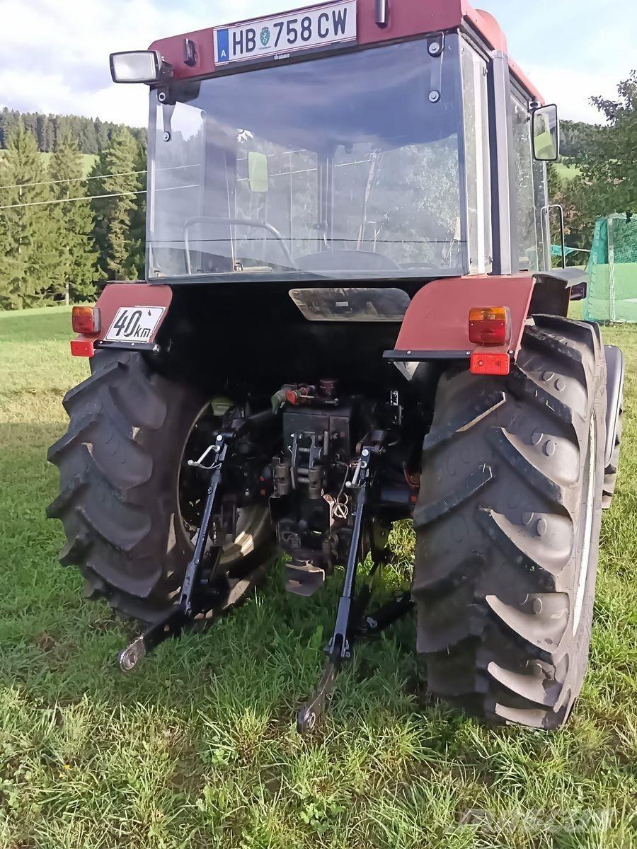 Case IH 833 A Traktory