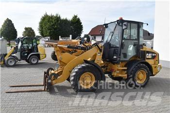 CAT 907M Kolové nakladače