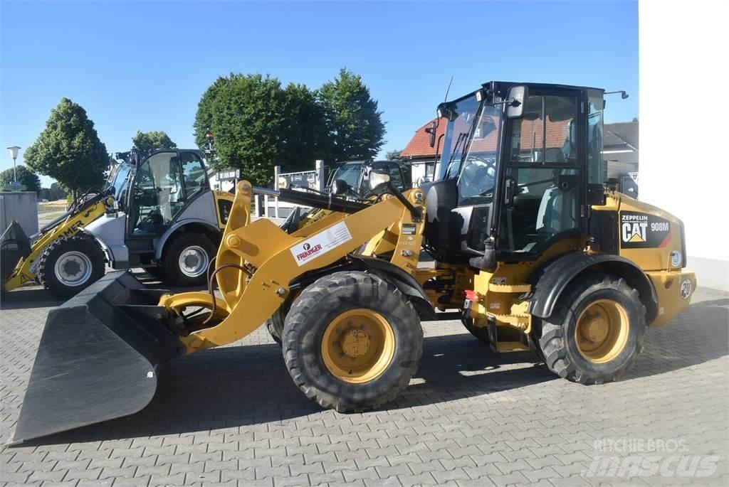 CAT 908M Kolové nakladače