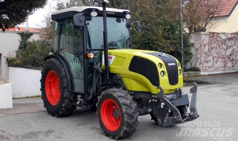 CLAAS Nexos 230 VL Traktory