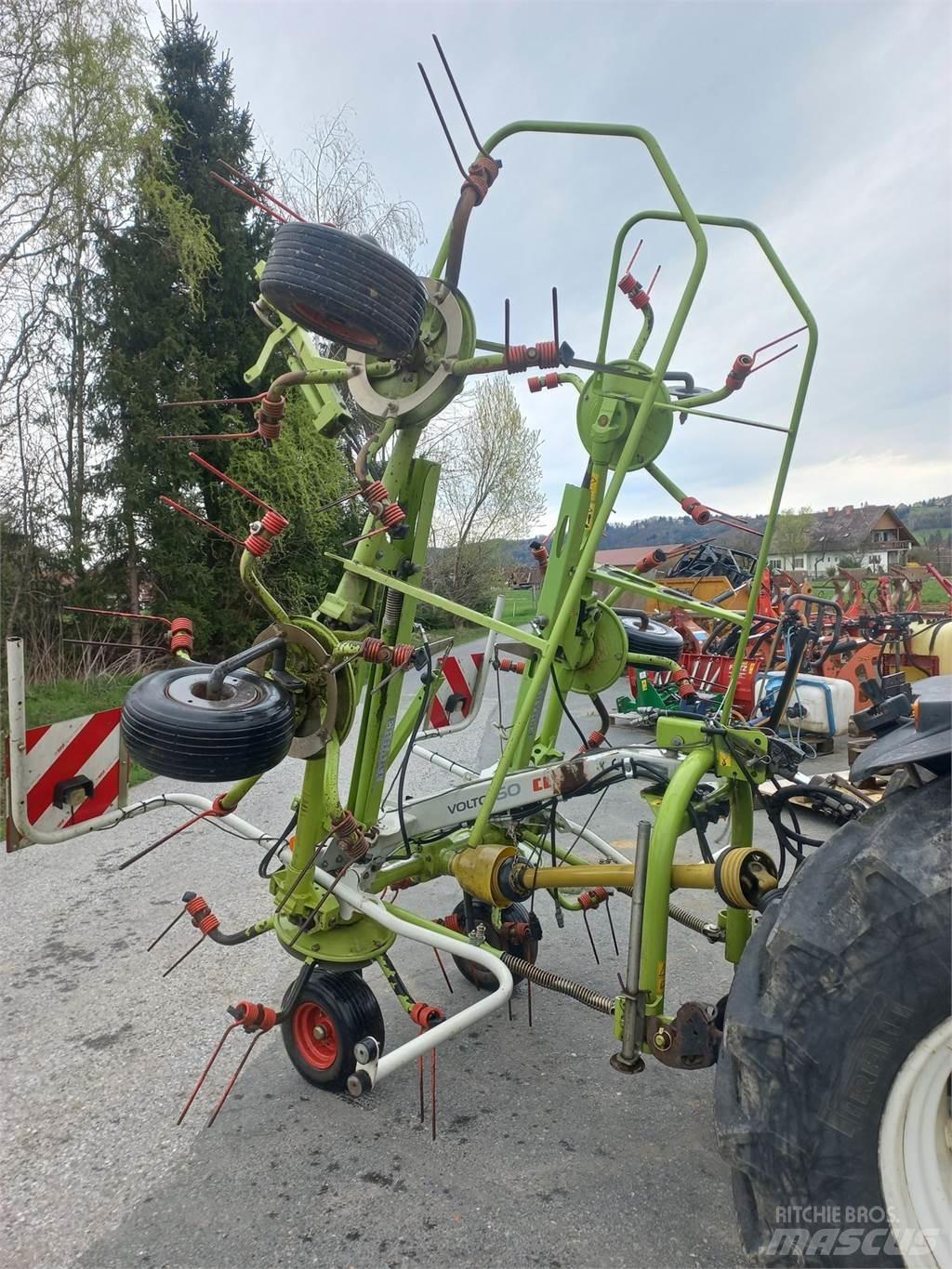 CLAAS Volto 600 Obraceče a shrabovače sena