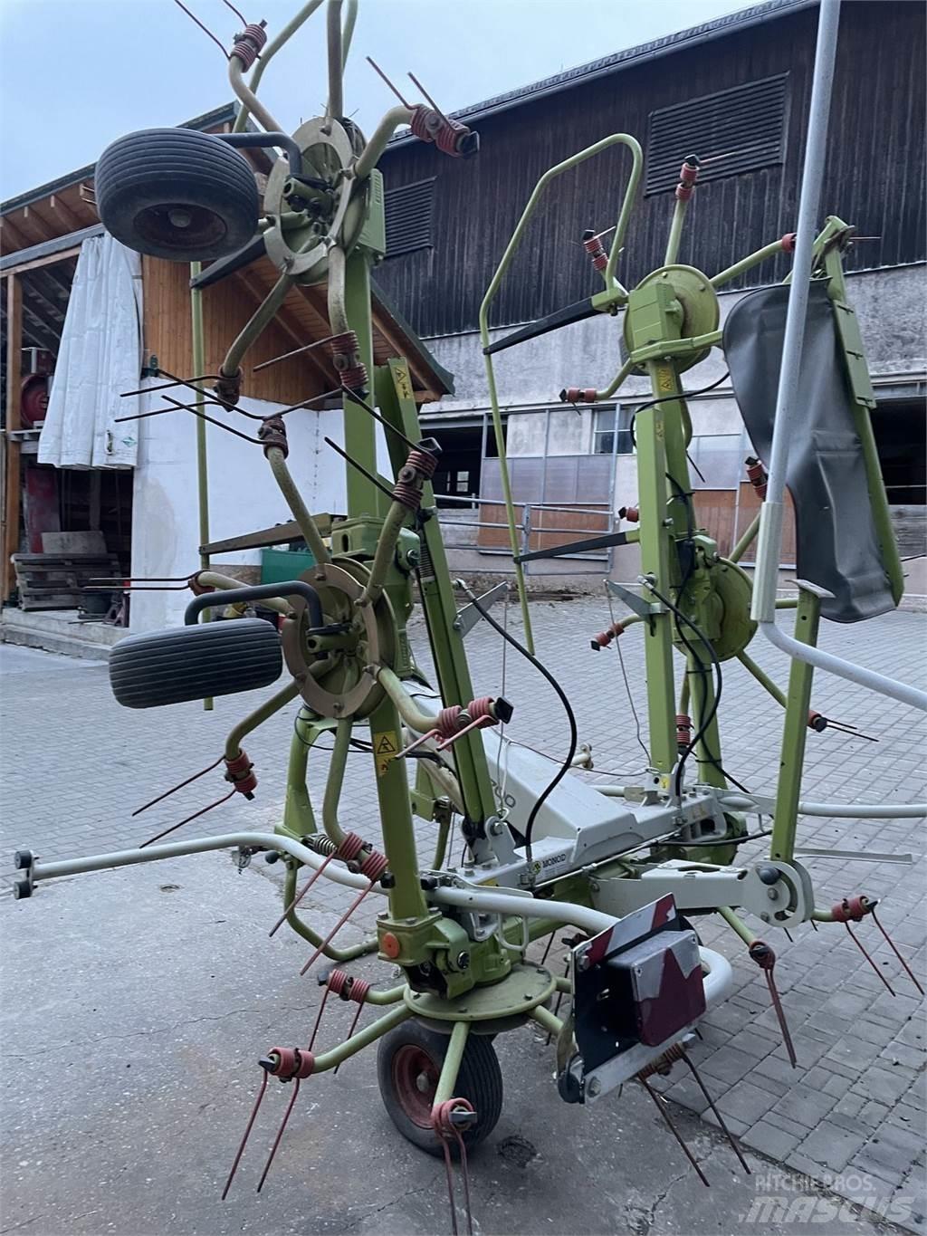 CLAAS VOLTO 700 Obraceče a shrabovače sena