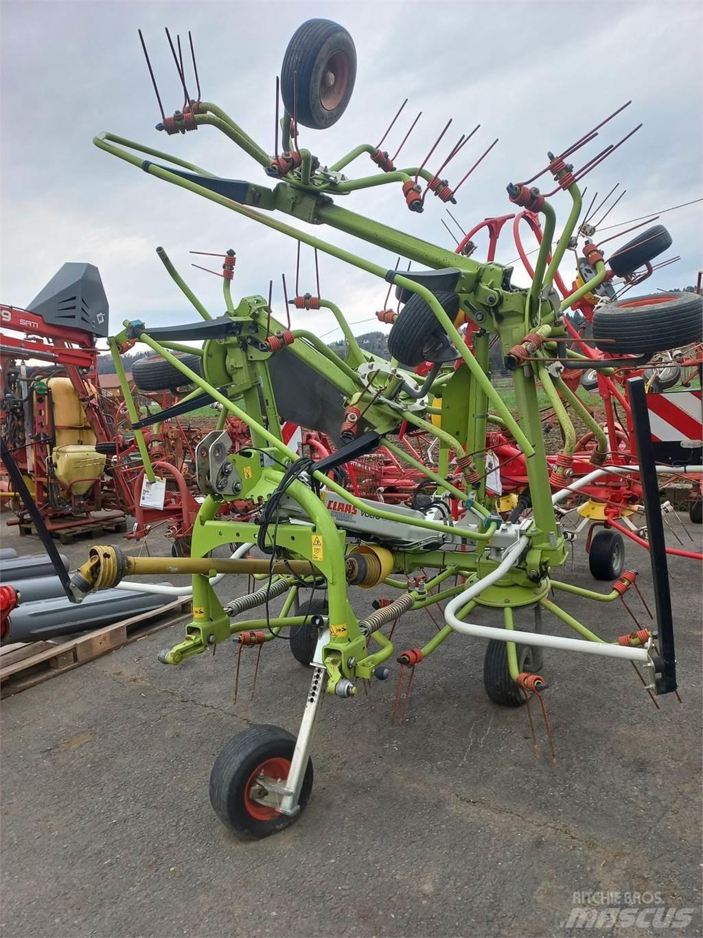 CLAAS Volto 800 Obraceče a shrabovače sena