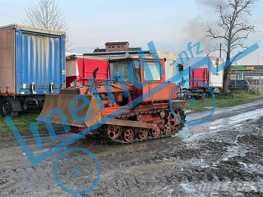 DT 75 Raupe Traktory