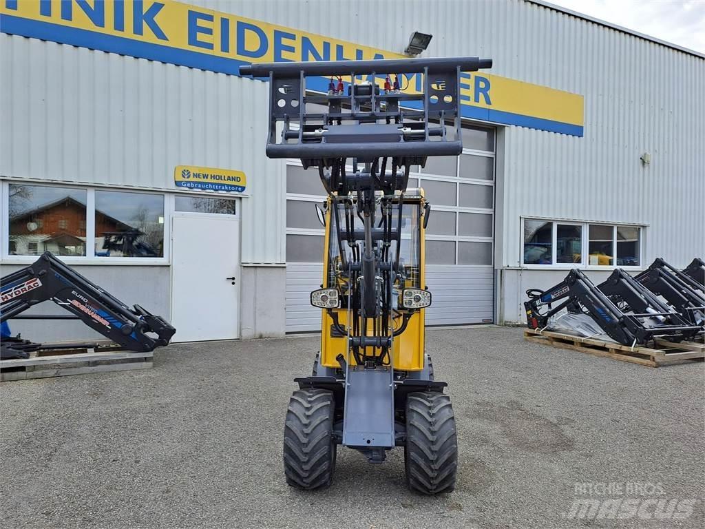 Eurotrac W 11 Čelní nakladače a rypadla