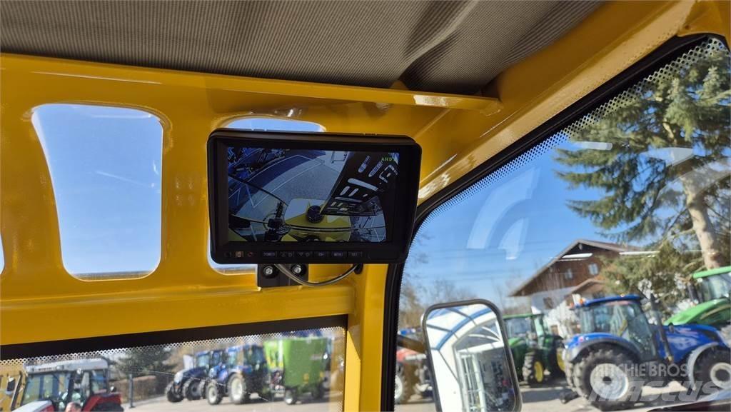Eurotrac W12 s Čelní nakladače a rypadla