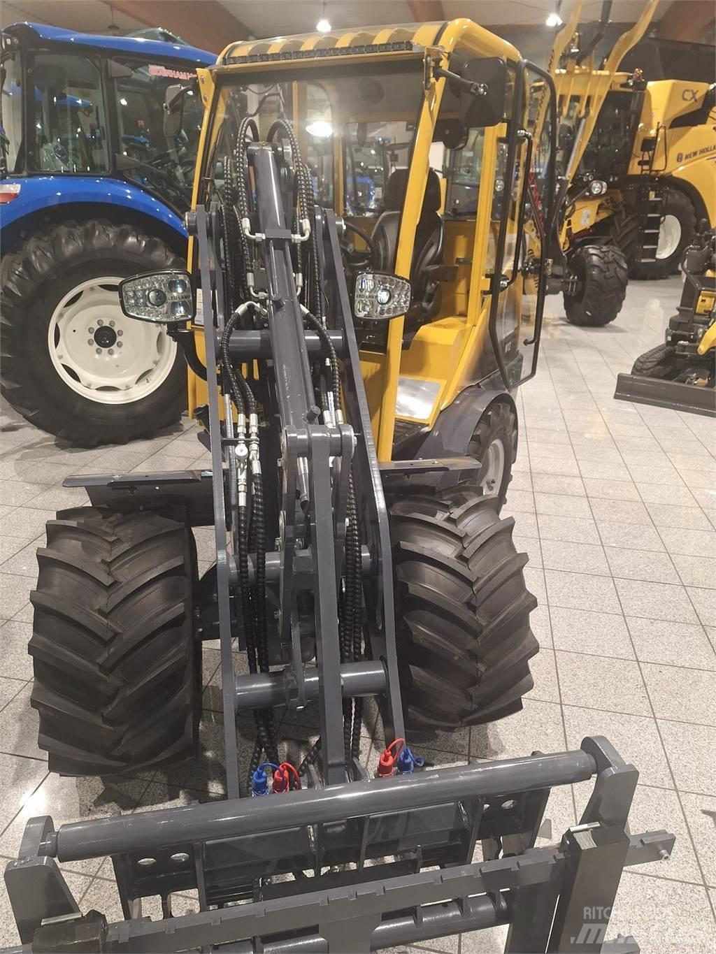 Eurotrac W12S Čelní nakladače a rypadla