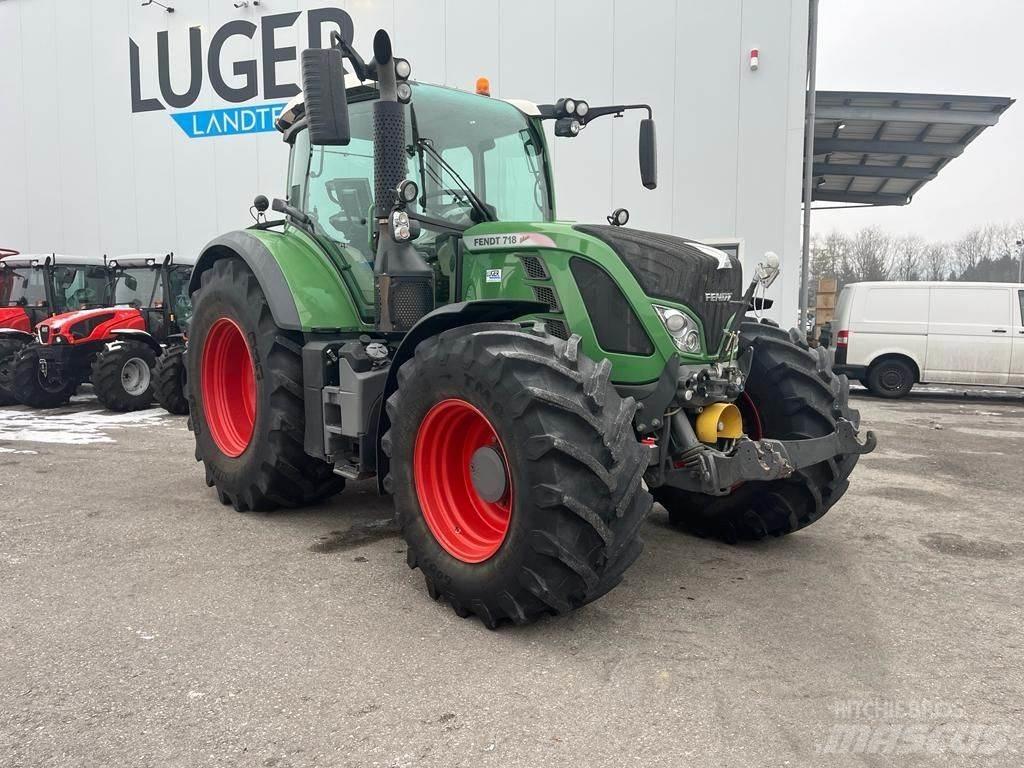 Fendt 718 Vario Traktory