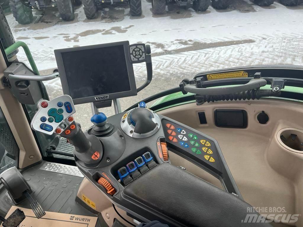 Fendt 718 Vario Traktory