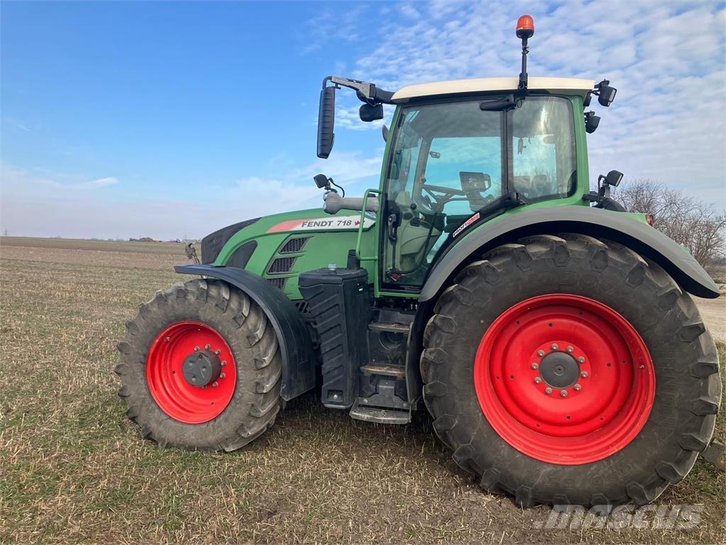 Fendt 718 Vario Traktory
