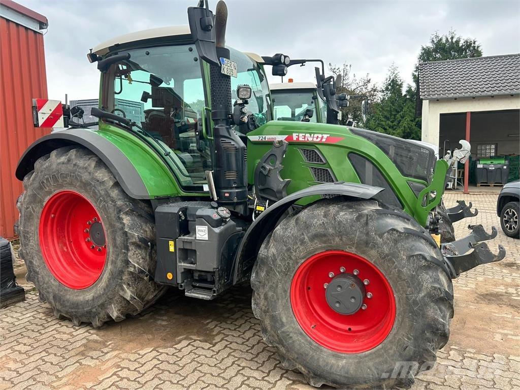 Fendt 724 Vario Traktory