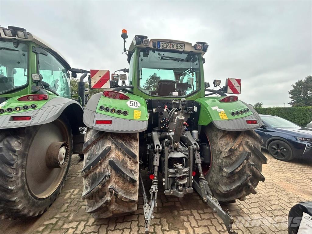 Fendt 724 Vario Traktory