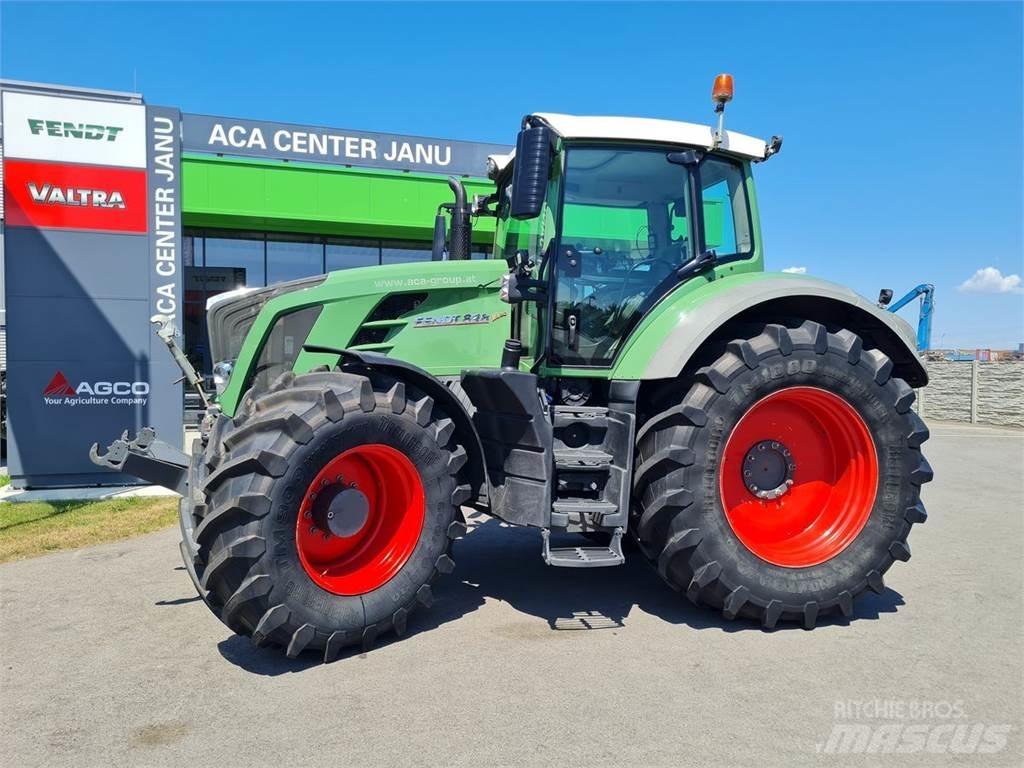Fendt 828 Vario Traktory