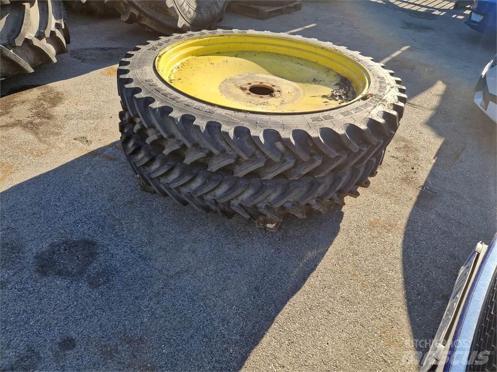 Firestone 230/95R44 Pneumatiky, kola a ráfky