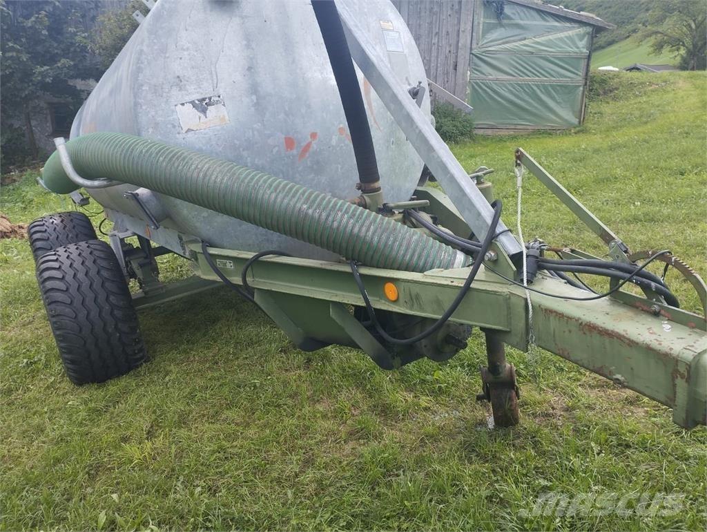 Fliegl  Kalové cisterny