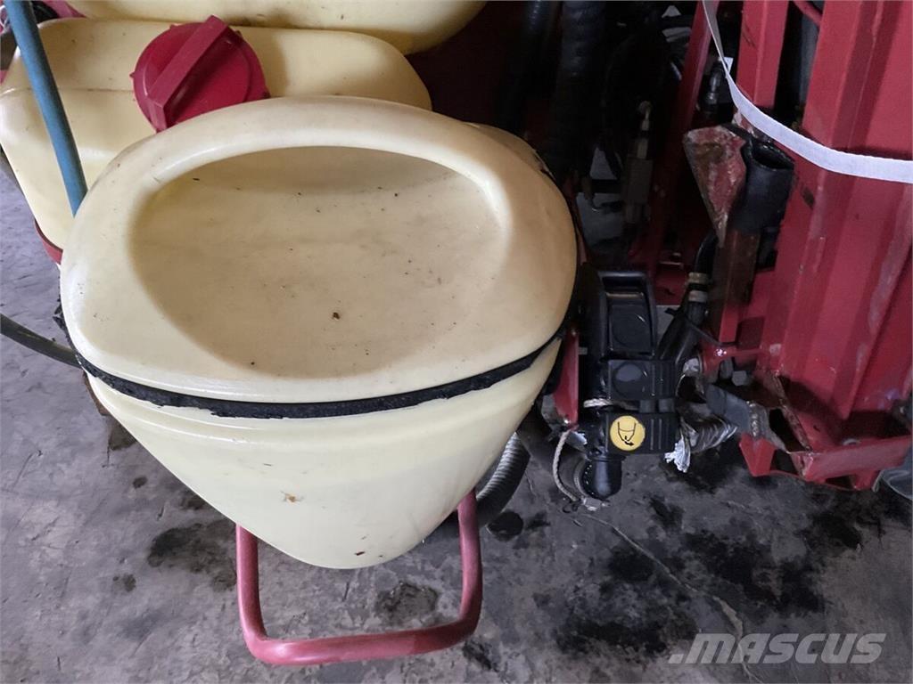 Hardi Master 1200 Tažené postřikovače