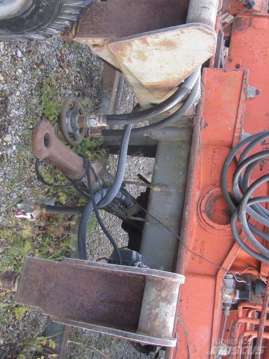 Hiab 765 Jeřáby a nakladače