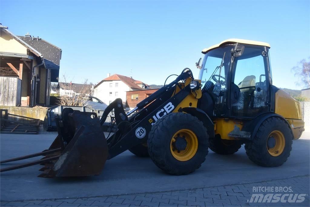 JCB 406 Kolové nakladače