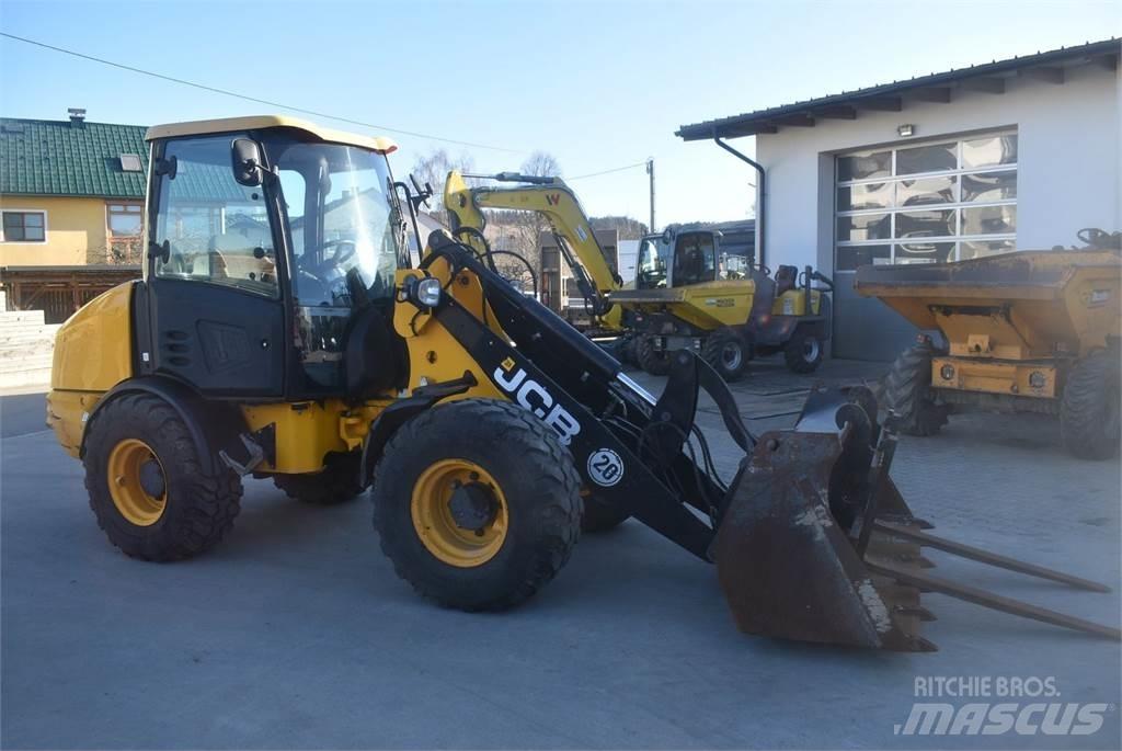 JCB 406 Kolové nakladače