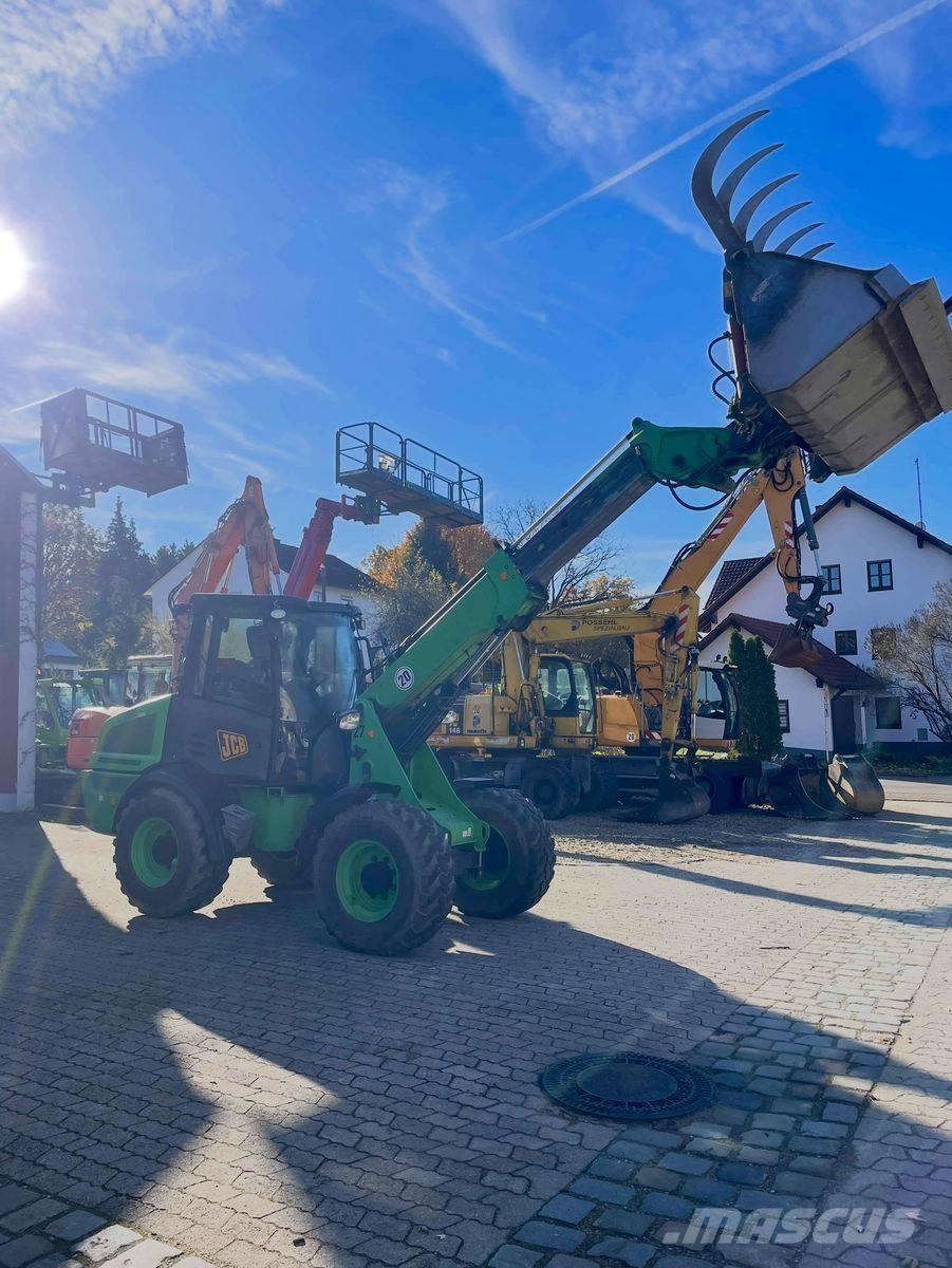 JCB TM 220 Kolové nakladače